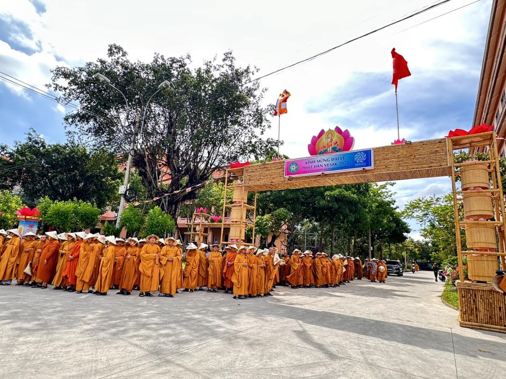 hocvienphatgiaovietnam_xaloiphat _vesak20254.jpg
